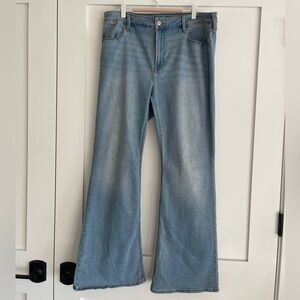 Old Navy  Light Wash High-Rise Flare Jean size 16 plus-size